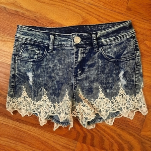 Rue 21 Lace Pearl Trimmed Jean Shorts - Size 1 / 2 Jean Shorts‎ Eyelet CUTE!